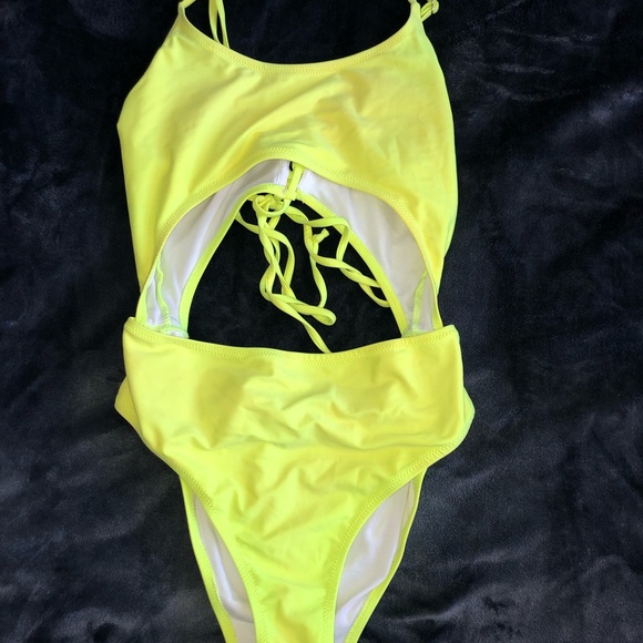 Neon green cut out one piece bikini - Picture 1 of 3